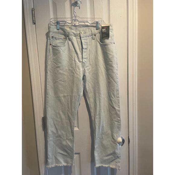 Levi 501 Original Cropped Jeans Fitted thru the hip and ankle straight, A71 - Picture 1 of 11